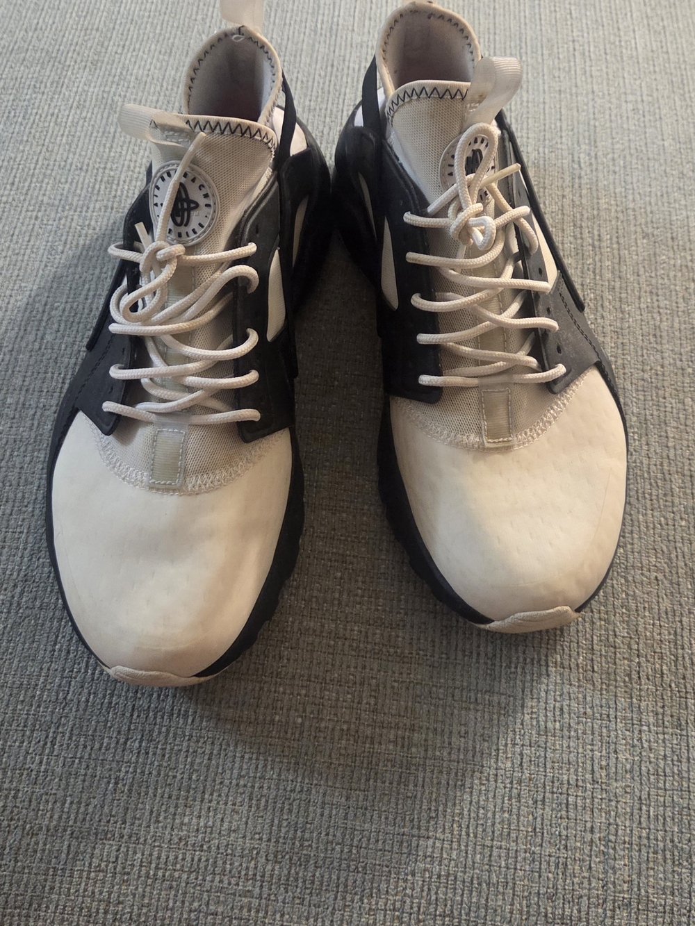 Mike Men's Lace-Up Sneakers in Cream and Black – Lightweight Everyday Style